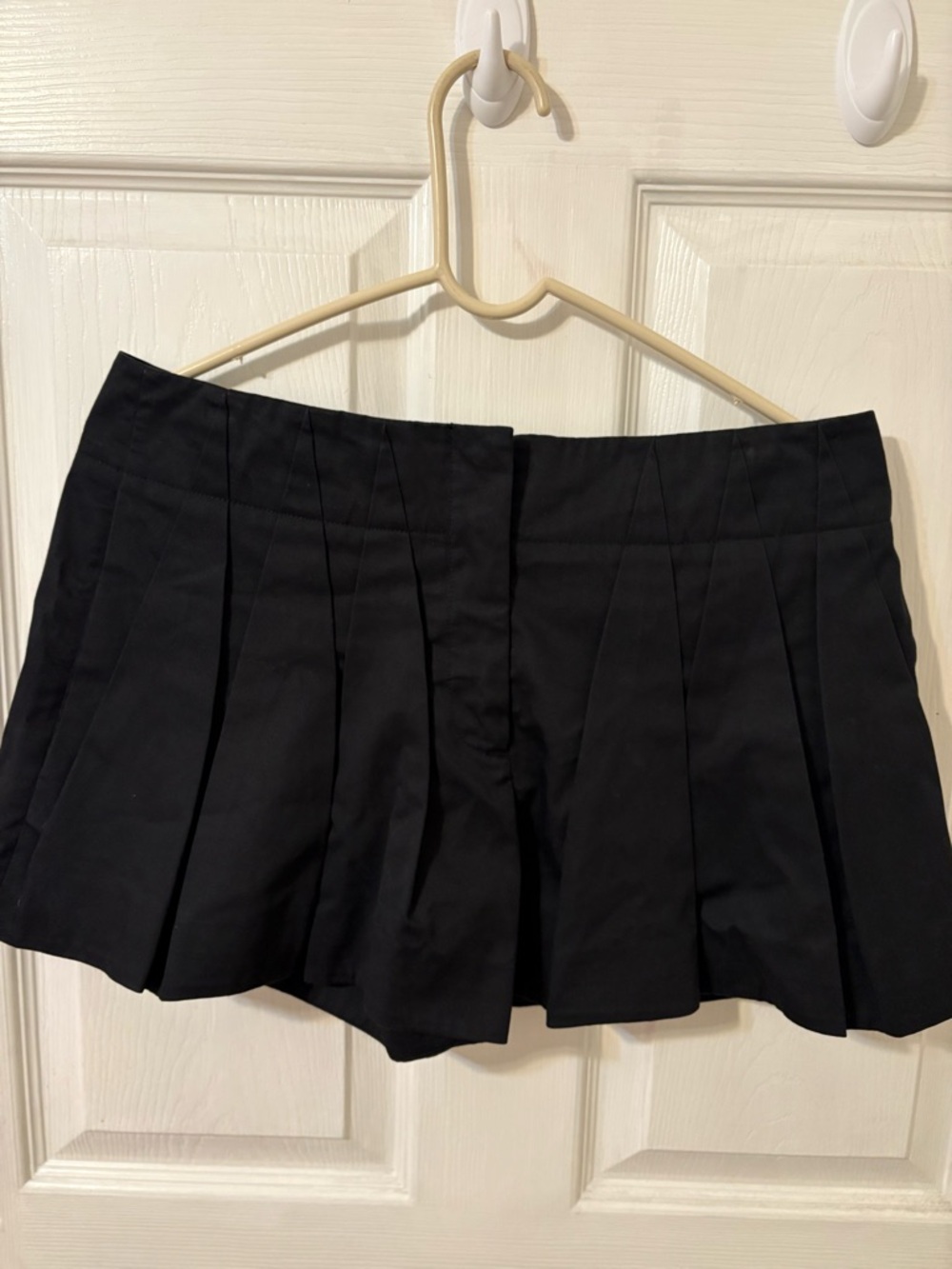 Alexander Wang women Black Pleated Shorts